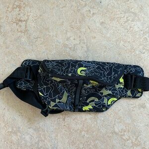 Kanji Crossbody running bag